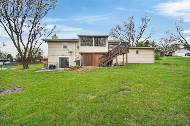 6723 NW 53rd Street, Johnston, IA 50131