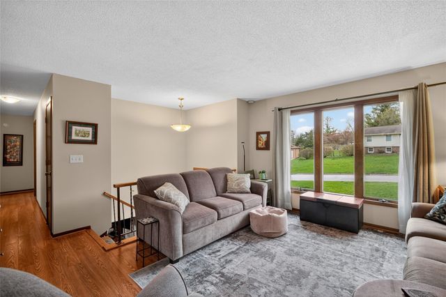 6723 NW 53rd Street, Johnston, IA 50131