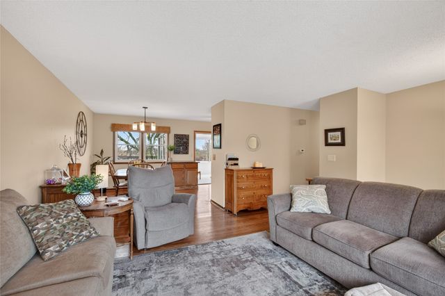 6723 NW 53rd Street, Johnston, IA 50131