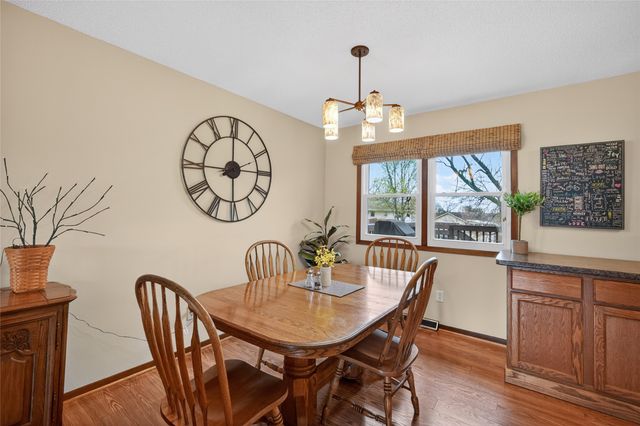 6723 NW 53rd Street, Johnston, IA 50131