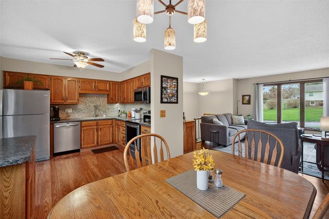 6723 NW 53rd Street, Johnston, IA 50131