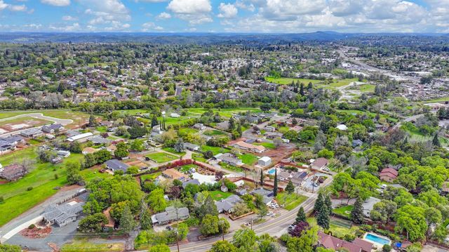 12410 New Airport Rd, Auburn, CA 95603