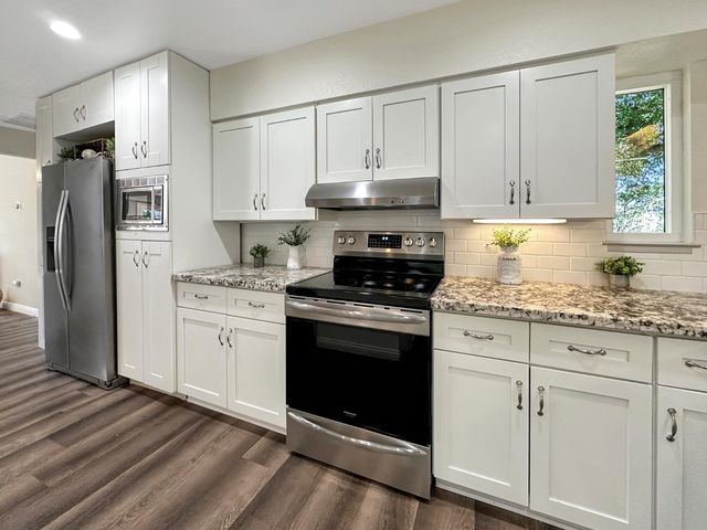 12410 New Airport Rd, Auburn, CA 95603