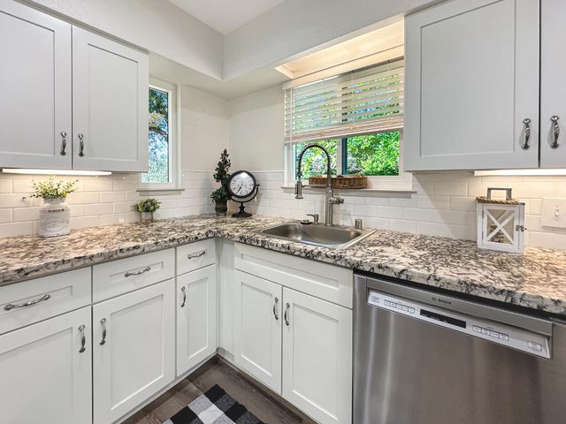 12410 New Airport Rd, Auburn, CA 95603