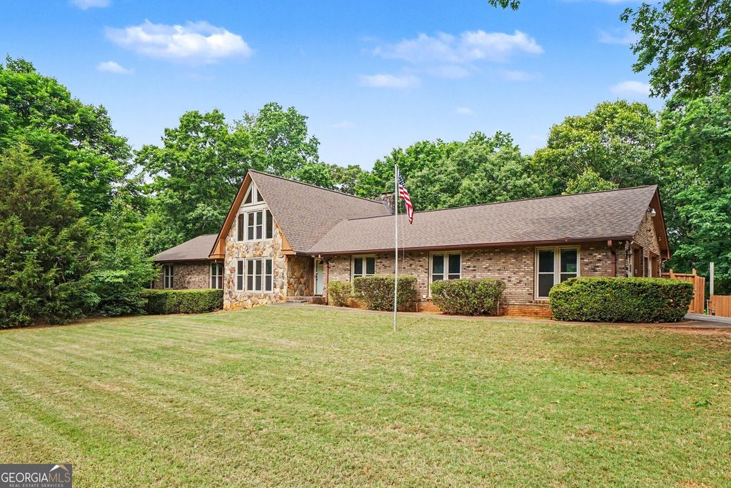 3135 Heritage Crossing Drive, Buford, GA 30519