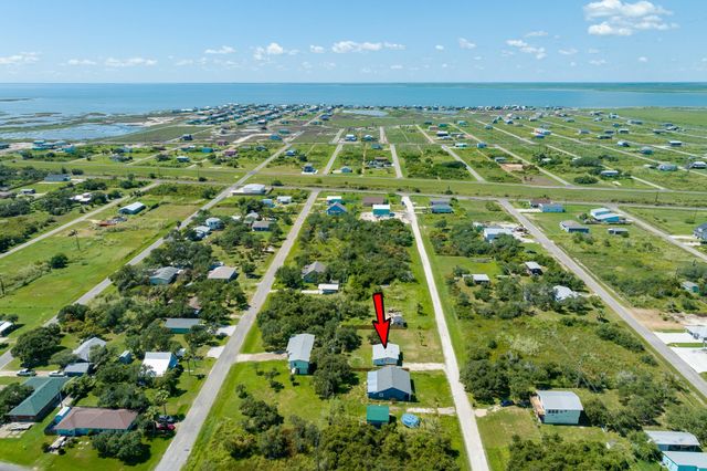 248 Post Oak LN, Rockport, TX 78382