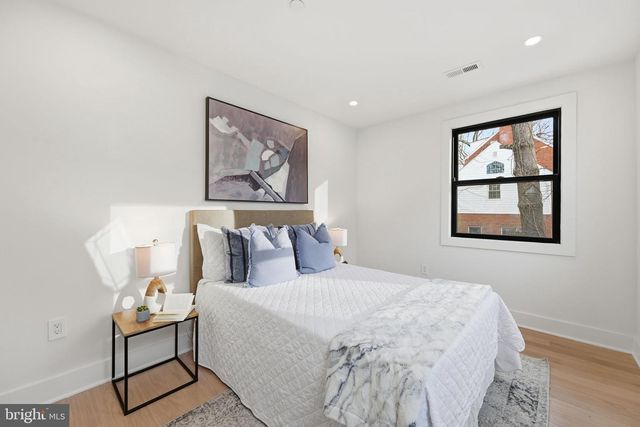 9200 CEDAR LN, Bethesda, MD 20814