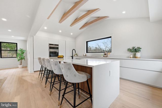9200 CEDAR LN, Bethesda, MD 20814