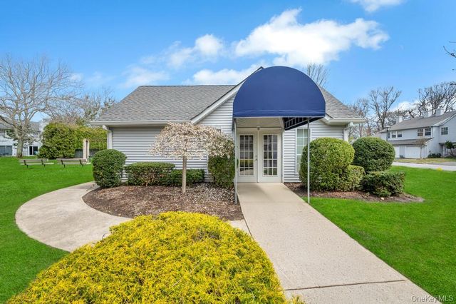 1005 Sara Circle, Port Jefferson, NY 11776