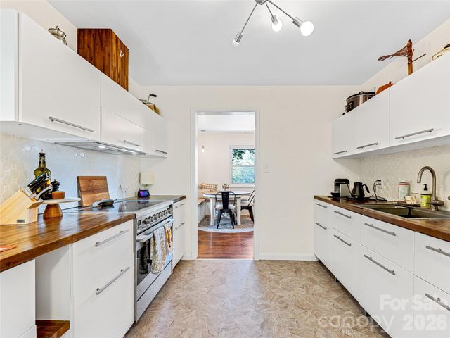 44 Broadview Avenue, Asheville, NC 28803