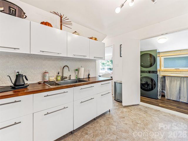 44 Broadview Avenue, Asheville, NC 28803
