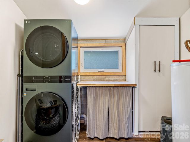 44 Broadview Avenue, Asheville, NC 28803