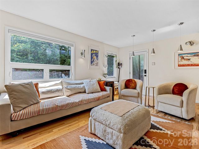 44 Broadview Avenue, Asheville, NC 28803