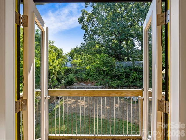 44 Broadview Avenue, Asheville, NC 28803
