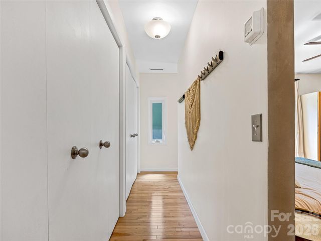 44 Broadview Avenue, Asheville, NC 28803