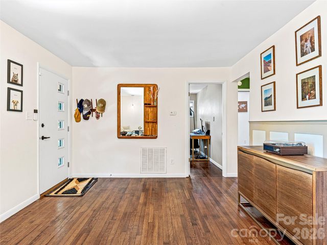 44 Broadview Avenue, Asheville, NC 28803