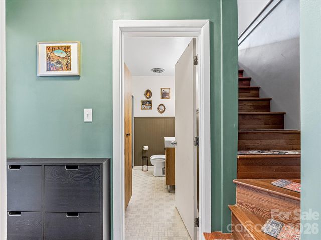 44 Broadview Avenue, Asheville, NC 28803