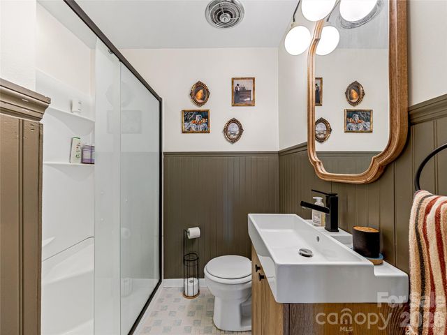 44 Broadview Avenue, Asheville, NC 28803