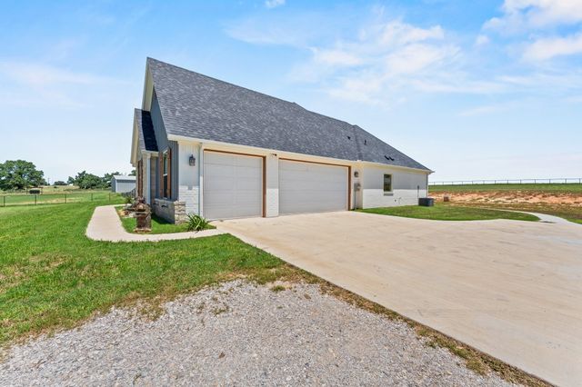 1532 Turpin Lake Road, Poolville, TX 76487