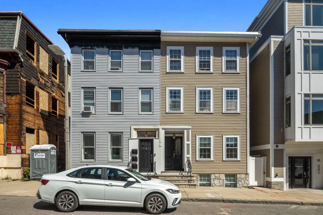13 Vinton St 1, Boston, MA 02127