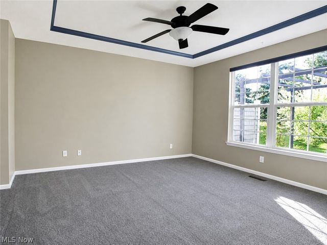 546 Hyannis Port Circle, Avon Lake, OH 44012