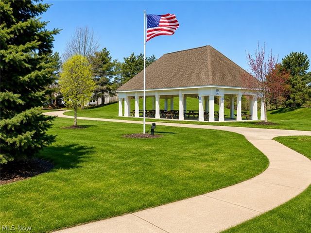 546 Hyannis Port Circle, Avon Lake, OH 44012
