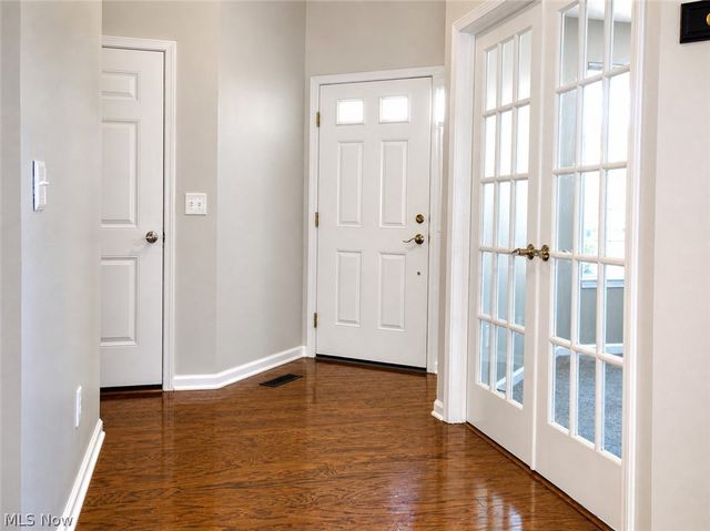 546 Hyannis Port Circle, Avon Lake, OH 44012