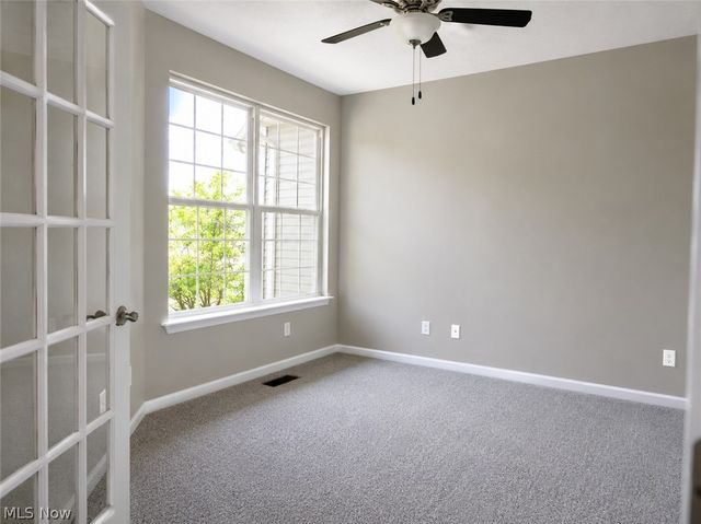 546 Hyannis Port Circle, Avon Lake, OH 44012