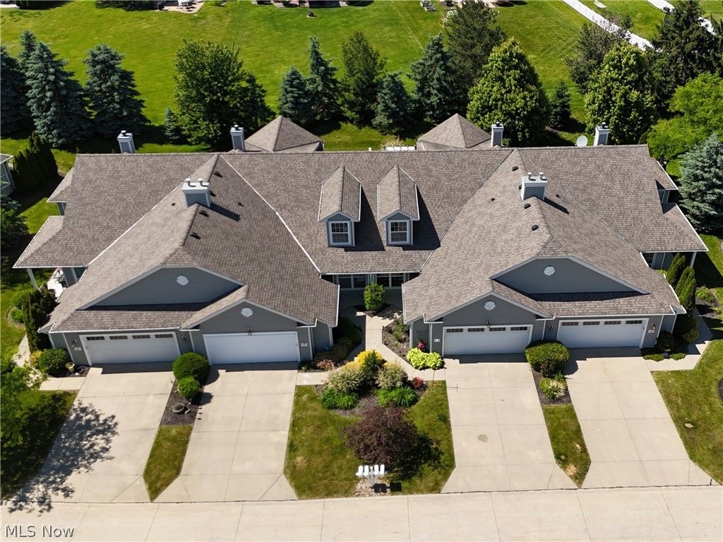 546 Hyannis Port Circle, Avon Lake, OH 44012