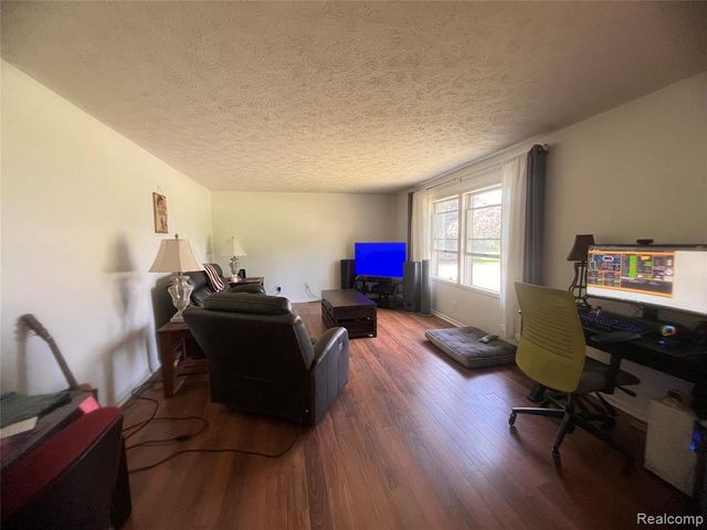 6126 Green Court, Chelsea, MI 48118