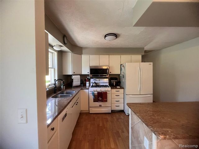 6126 Green Court, Chelsea, MI 48118