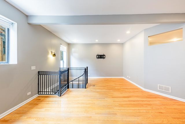 1519 W Thomas Street 2-C, Chicago, IL 60642