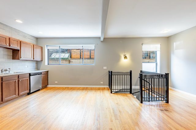 1519 W Thomas Street 2-C, Chicago, IL 60642