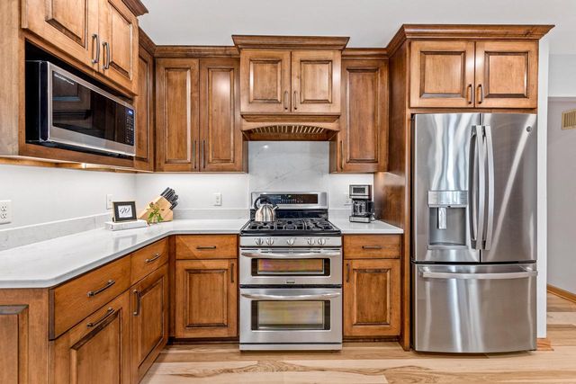 18360 Tilton LANE, Brookfield, WI 53045