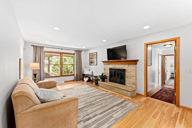 18360 Tilton LANE, Brookfield, WI 53045