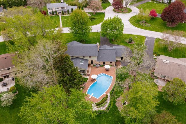18360 Tilton LANE, Brookfield, WI 53045