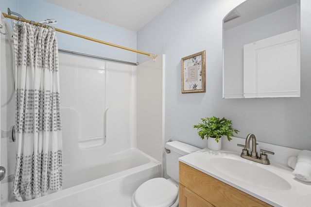 36 N Main St 1, Natick, MA 01760