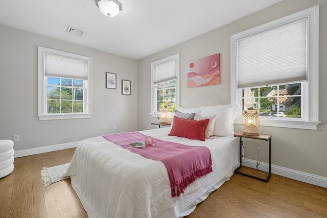 36 N Main St 1, Natick, MA 01760