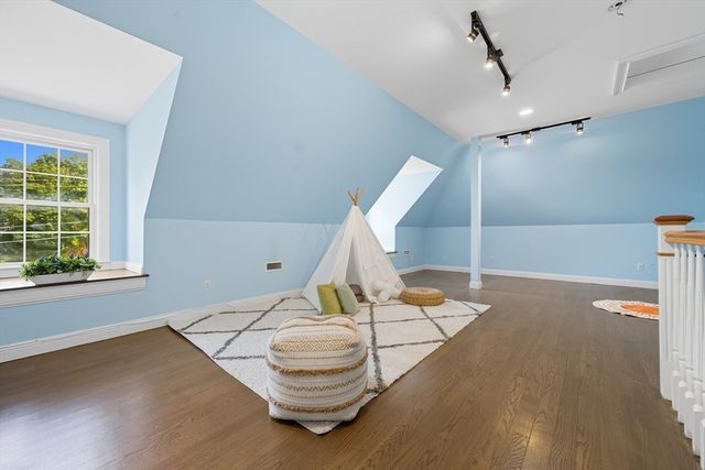 36 N Main St 1, Natick, MA 01760