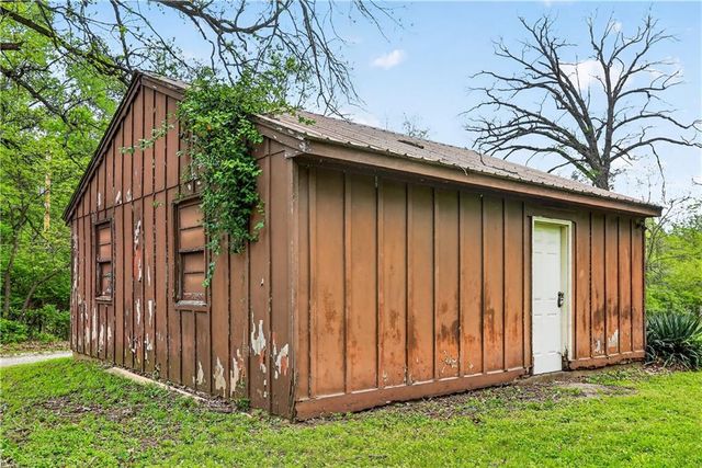 12601 Little Blue Road, Kansas City, MO 64133