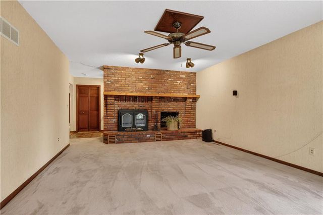 12601 Little Blue Road, Kansas City, MO 64133