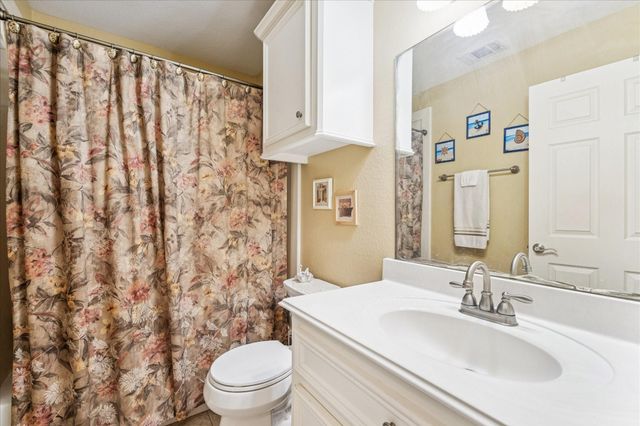 115 Harbour Town Circle, Conroe, TX 77356