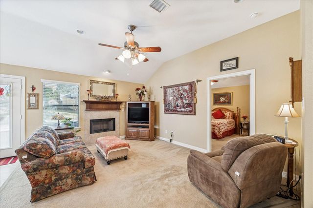 115 Harbour Town Circle, Conroe, TX 77356