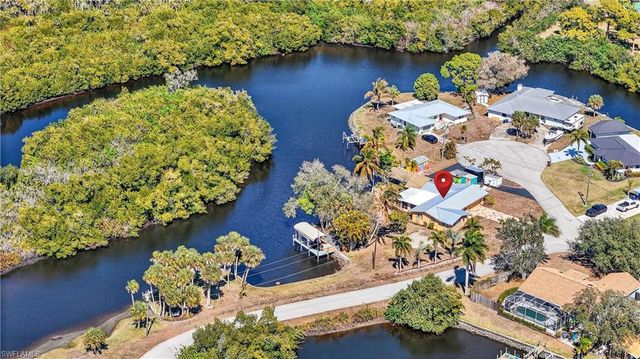 1324 Thompson ST, North Fort Myers, FL 33903