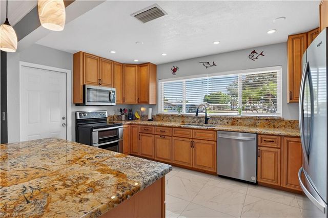 1324 Thompson ST, North Fort Myers, FL 33903