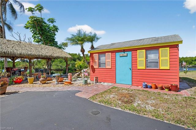 1324 Thompson ST, North Fort Myers, FL 33903