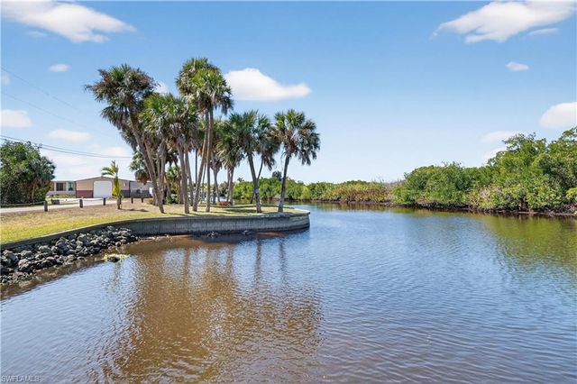 1324 Thompson ST, North Fort Myers, FL 33903