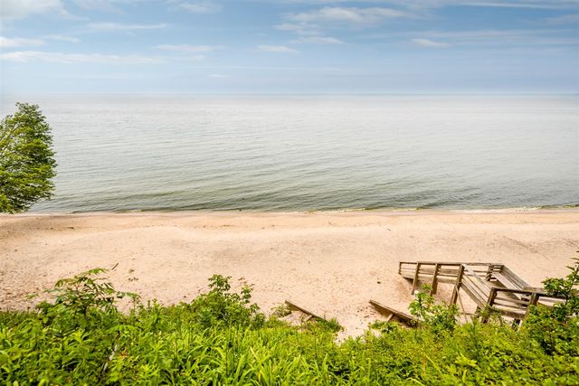 6278 Harrison Street, Coloma, MI 49038