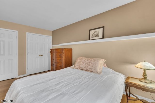 6 Winding Way, Woodland Park, NJ 07424