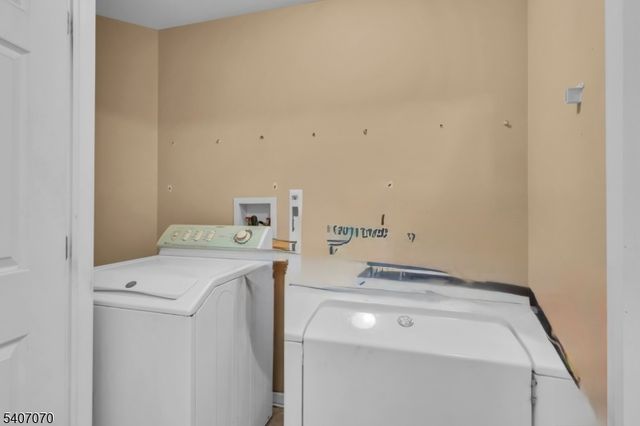 6 Winding Way, Woodland Park, NJ 07424